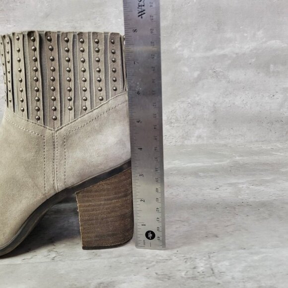 Lucky Brand Boot Womens 9.5 Gray Studded‎ Ankle Bootie Heeled Side Zip - Picture 8 of 9